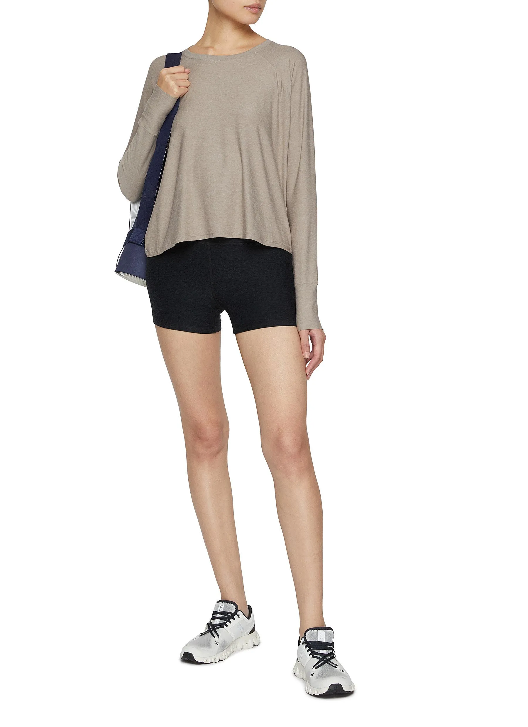 -----------BEYOND YOGA  ---- ------------ ----Featherweight Daydreamer Pullover Top --