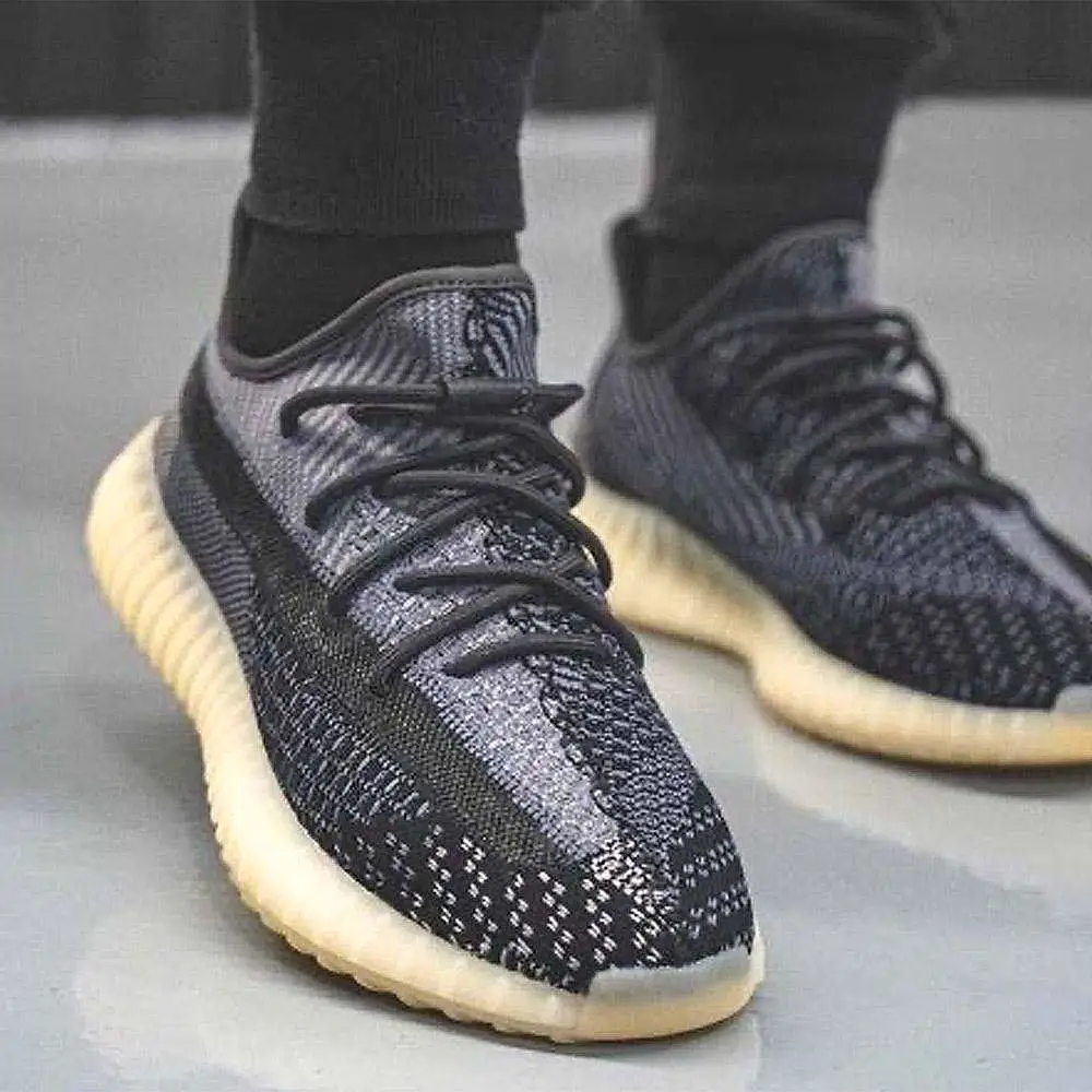 Adidas Yeezy Boost 350 V2 Carbon