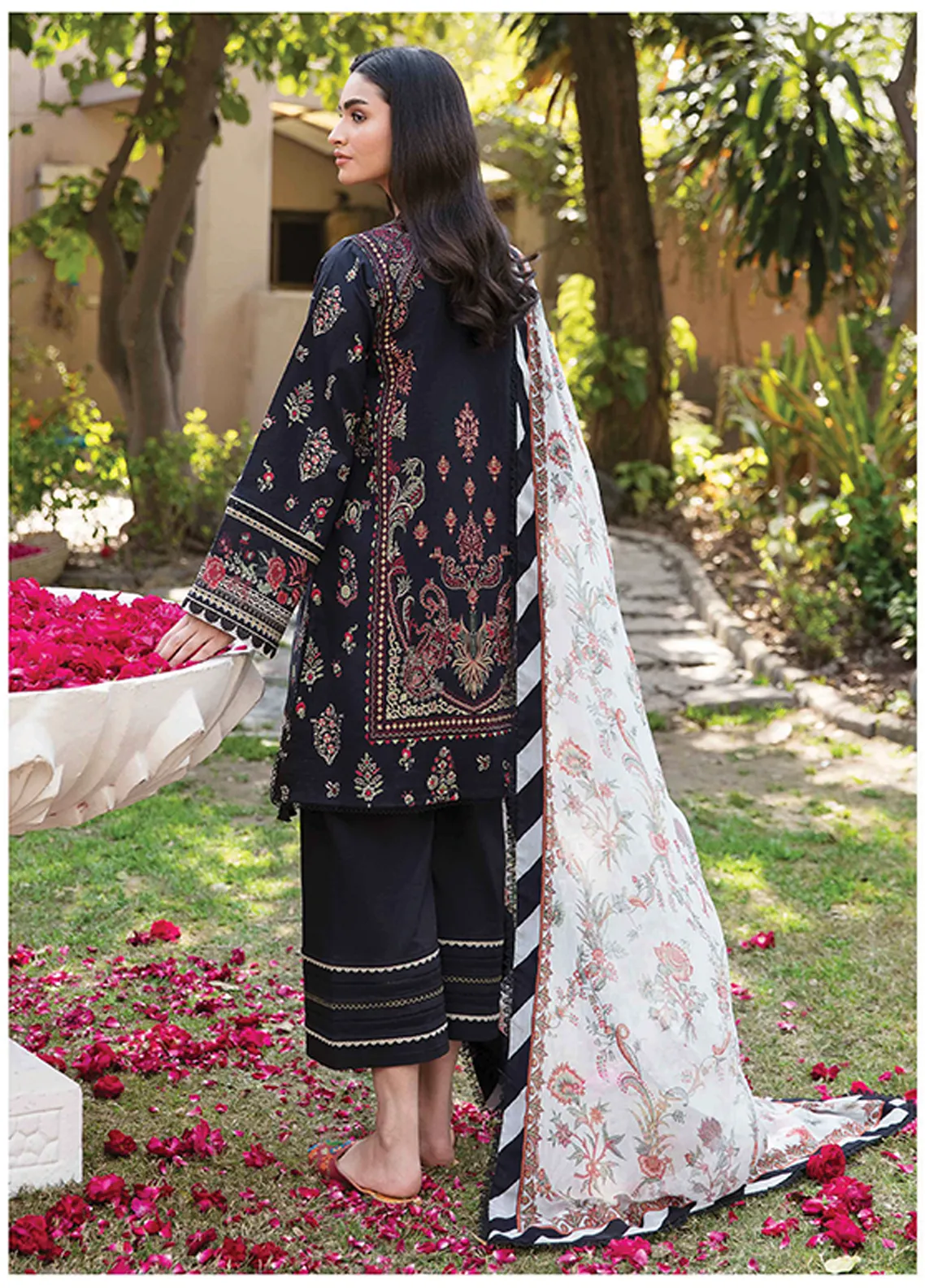 Afsanah By Seran Embroidered Lawn Unstitched 3 Piece Suit - 05