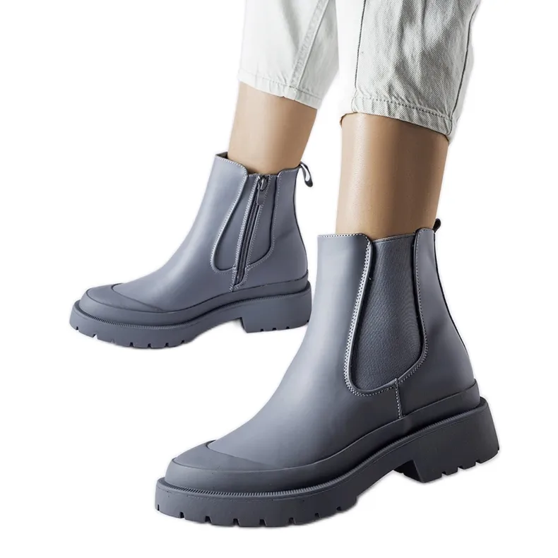 Gray rubber boots by Detis grey