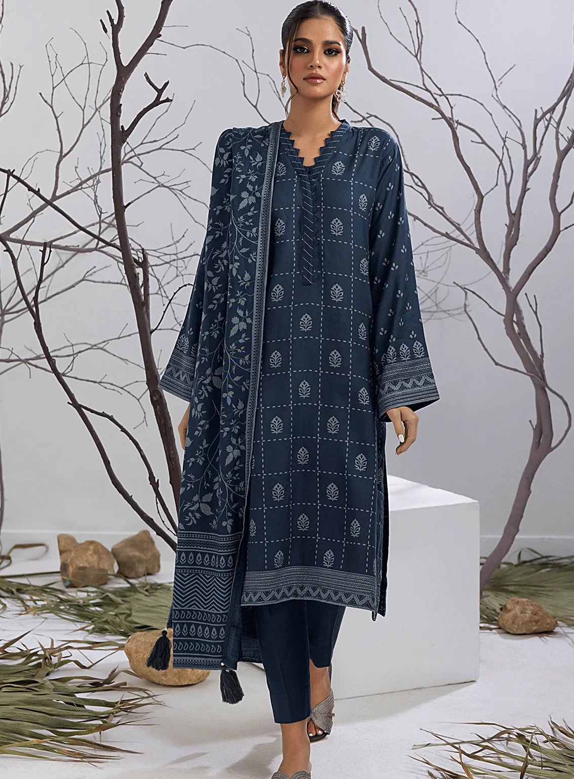 Lakhany Printed Cashmi Vool Unstitched 3 Piece Suit - LSM23CV LG-SR-0152-B