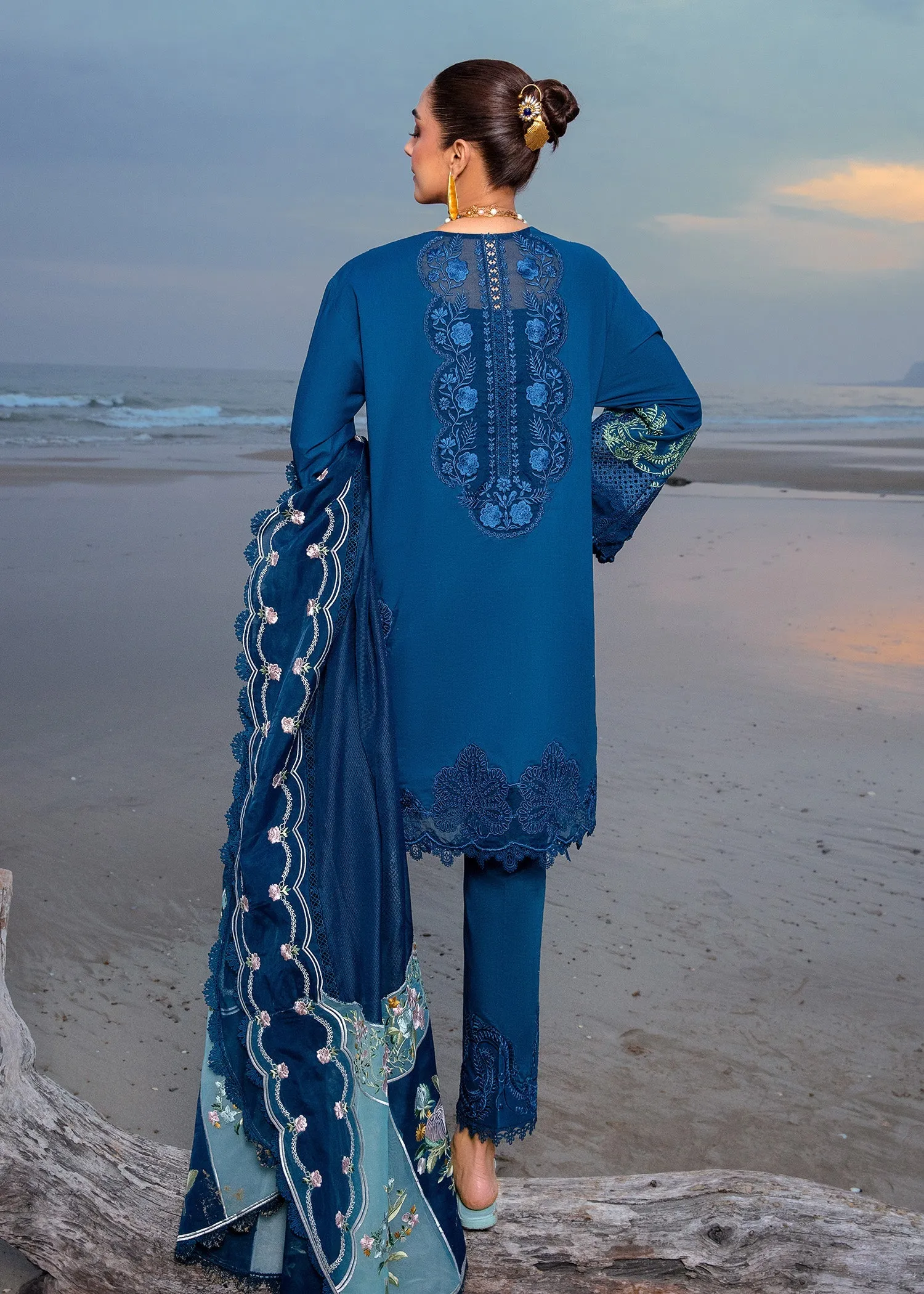 Saira Shakira Embroidered Lawn Unstitched 3Pc Suit D-02B Ulysses - Midnight